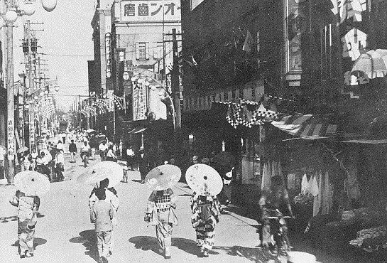 1930年代の岐阜・柳ヶ瀬の通り